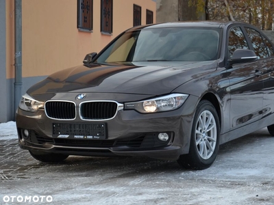 BMW Seria 3 320i