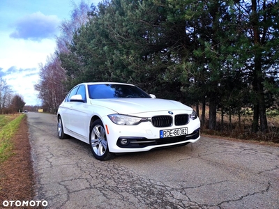 BMW Seria 3 330i Sport Line