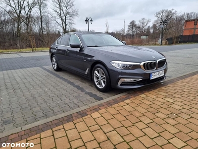 BMW Seria 5 520d xDrive Luxury Line