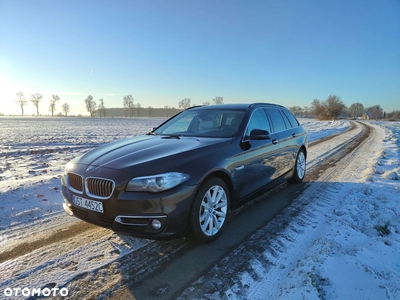 BMW Seria 5 525d xDrive Touring Luxury Line