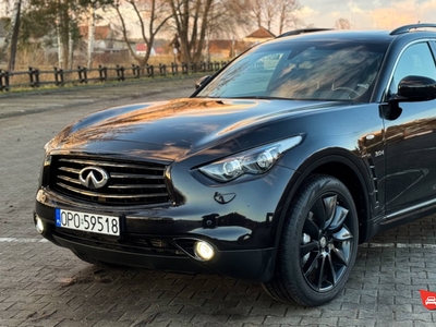 Infiniti QX70