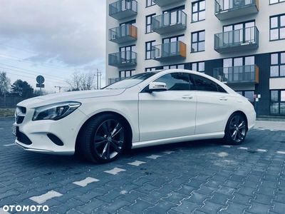 Mercedes-Benz CLA 180 7G-DCT