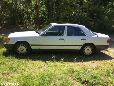 Mercedes-Benz W124 (1984-1993)