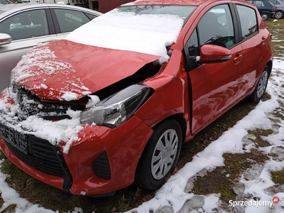 Toyota Yaris 1.0b Mały przebieg pierwszy własciciel