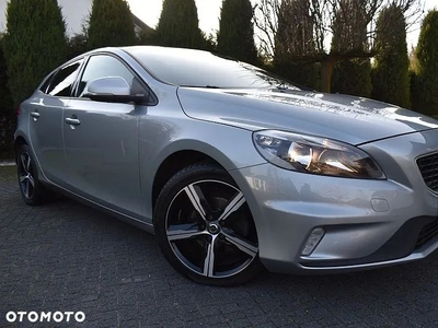 Volvo V40 D2 Drive-E R-Design Momentum