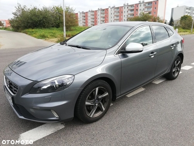 Volvo V40 D2 Drive-E R-Design Momentum