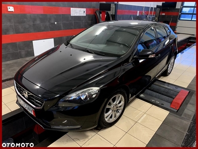 Volvo V40 D2