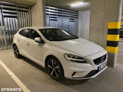 Volvo V40 T3 Drive-E R-Design Momentum