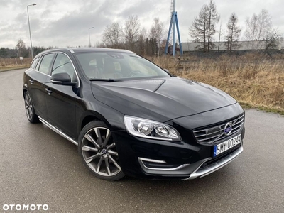 Volvo V60 T5 Drive-E R-Design Summum