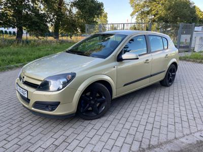 Używane Opel Astra - 12 900 PLN, 220 500 km, 2004