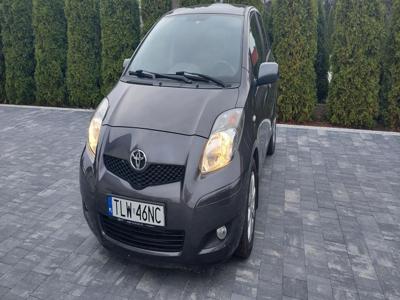 Używane Toyota Yaris - 25 215 PLN, 100 000 km, 2011