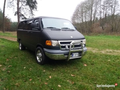 Dodge ram van 8 osobowy