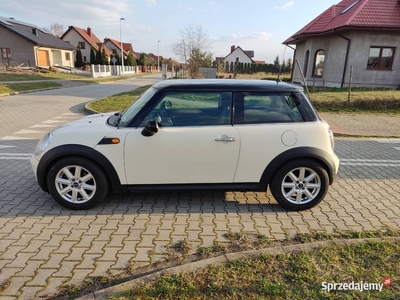 Mini Cooper 1.6 benzyna