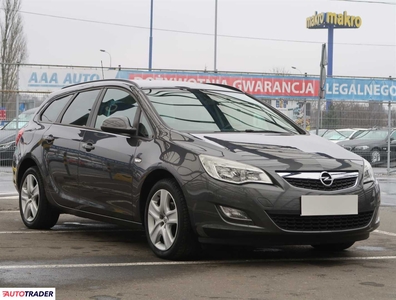 Opel Astra 1.4 138 KM 2011r. (Piaseczno)