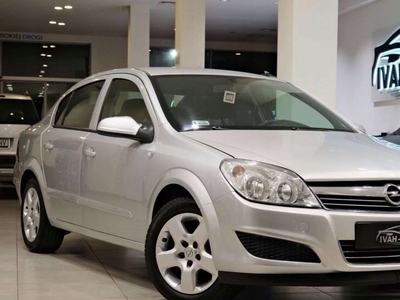 Opel Astra H Sedan 1.6 ECOTEC 115KM 2007