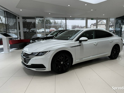 Volkswagen Arteon Essence, LED, Line Assist, Salon PL, 1-wł…