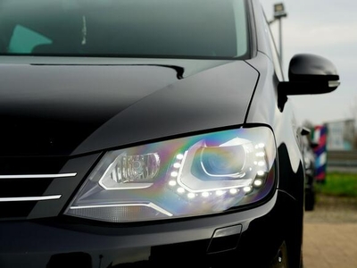Volkswagen Sharan HIGHLINE panorama BI-XENONY nawi SAM PARKUJE el.drzwi ACC 7 osob BLIS