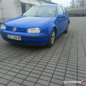 VW Golf 1.4 benzyna + gaz hak stan dobry