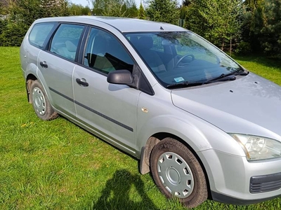 Ford Focus Kombi 1.6 2006 rok