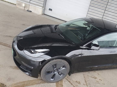 Tesla model 3 long range 480KM salon Polska