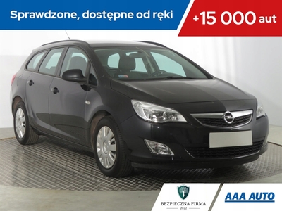 Opel Astra J Sports Tourer 1.6 Twinport ECOTEC 115KM 2012