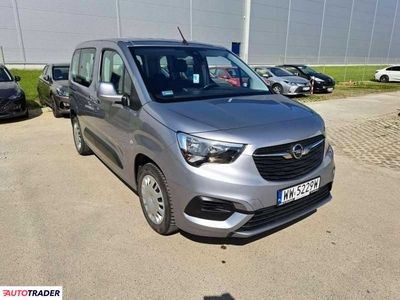 Opel Combo 1.5 diesel 102 KM 2019r. (Komorniki)