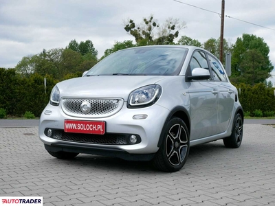 Smart ForFour 1.0 benzyna 71 KM 2018r. (Goczałkowice-Zdrój)