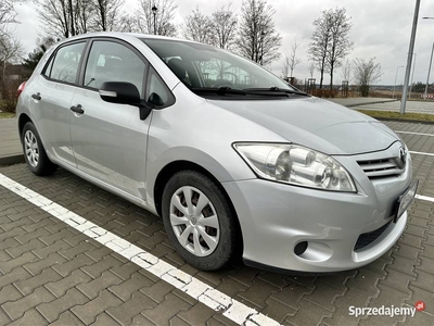 Toyota Auris Salon PL Bezwypadkowy Nowe Opony 04/2024