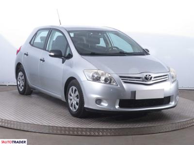 Toyota Auris 1.4 88 KM 2011r. (Piaseczno)