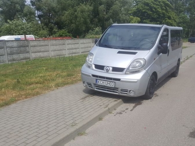 Renault trafic 9 osobowy