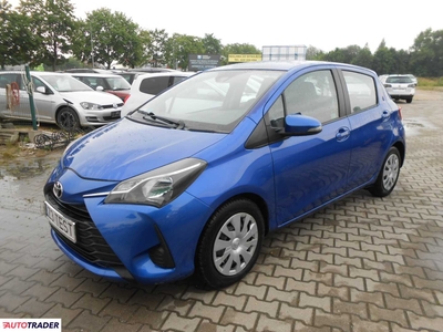 Toyota Yaris 1.0 benzyna + LPG 70 KM 2017r. (Tychy)