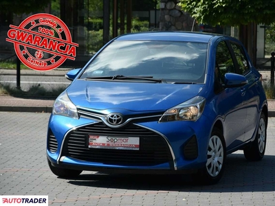 Toyota Yaris 1.3 benzyna 99 KM 2015r. (Kampinos)