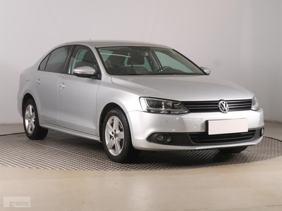 Volkswagen Jetta VI , Serwis ASO, Klimatronic, Tempomat, Parktronic