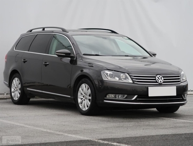 Volkswagen Passat B7 , DSG, Xenon, Bi-Xenon, Klimatronic, Tempomat, Parktronic,