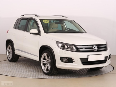 Volkswagen Tiguan , Salon Polska, Skóra, Navi, Klimatronic, Tempomat,