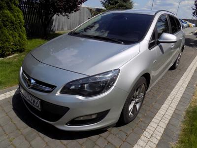 Opel Astra J Sports Tourer Facelifting 1.7 CDTI ECOTEC 110KM 2014