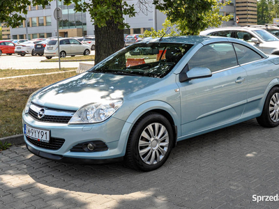 Opel Astra 1,6 2009 r. Lift Cabrio