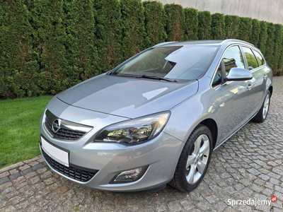 Opel Astra Sport Tourer Edition -pakiet zima+chrom J (2009-2019)