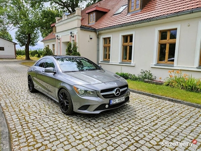 Piękny elegancki Mercedes CLA 250 4matic