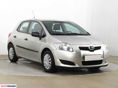 Toyota Auris 1.3 97 KM 2010r. (Piaseczno)