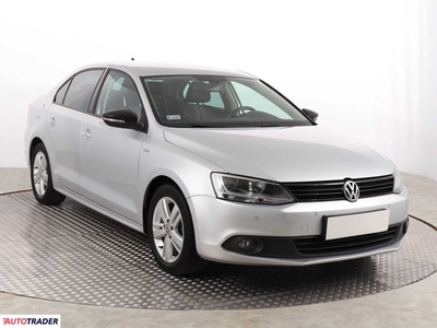 Volkswagen Jetta 1.6 103 KM 2012r. (Piaseczno)