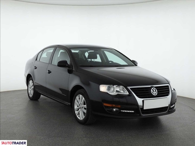 Volkswagen Passat 1.6 100 KM 2008r. (Piaseczno)