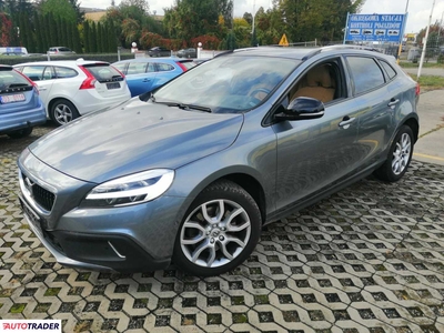 Volvo V40 1.5 benzyna 152 KM 2019r. (jawor)