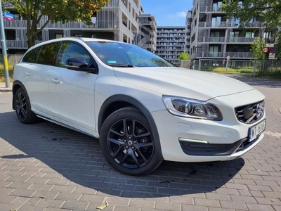 Volvo V60 I Kombi Facelifting 2.0 T5 DRIVE-E 245KM 2018