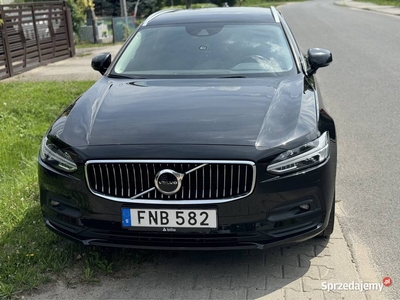 VOLVO V90 momentum pro