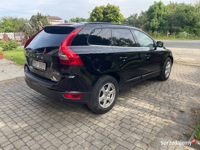 VOLVO XC 60 momentum