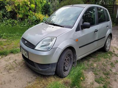 Używane Ford Fiesta - 3 000 PLN, 292 892 km, 2004