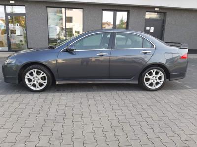 Używane Honda Accord - 10 000 PLN, 200 550 km, 2004