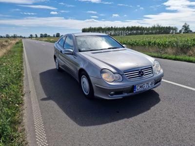 Używane Mercedes-Benz Klasa C - 10 900 PLN, 275 000 km, 2003