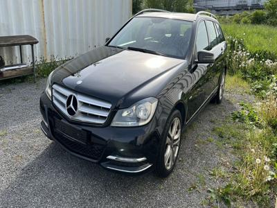 Używane Mercedes-Benz Klasa C - 26 900 PLN, 253 698 km, 2010